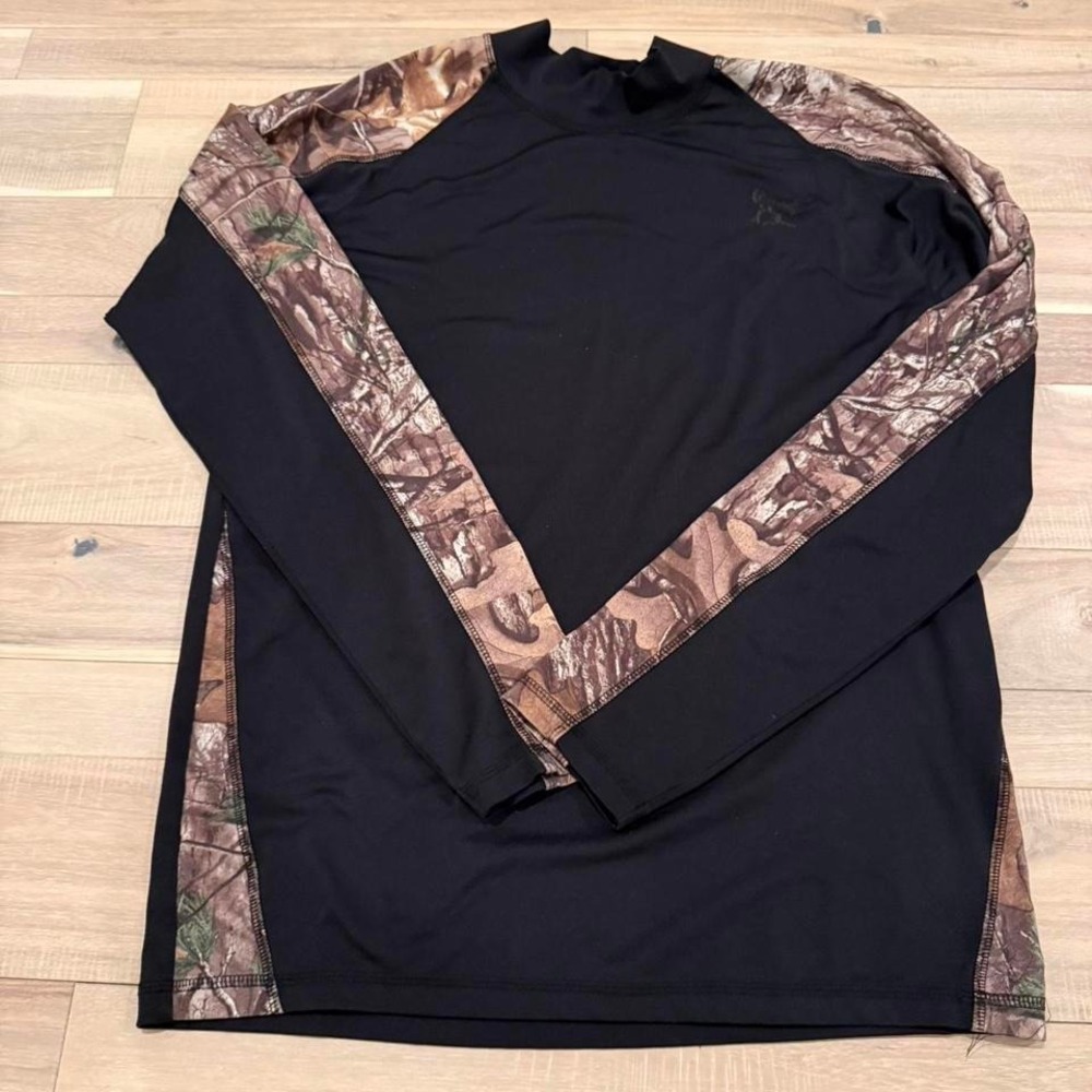 Realtree black long sleeve shirt with camo sleeves Sz Med  #hunting #outdoors
